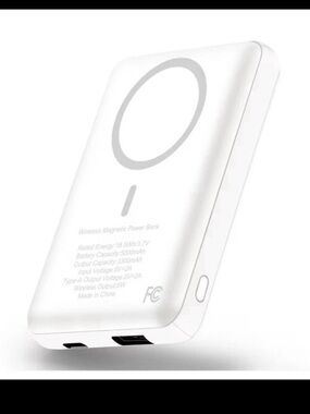 Wireless Magnetic Power Bank in White
